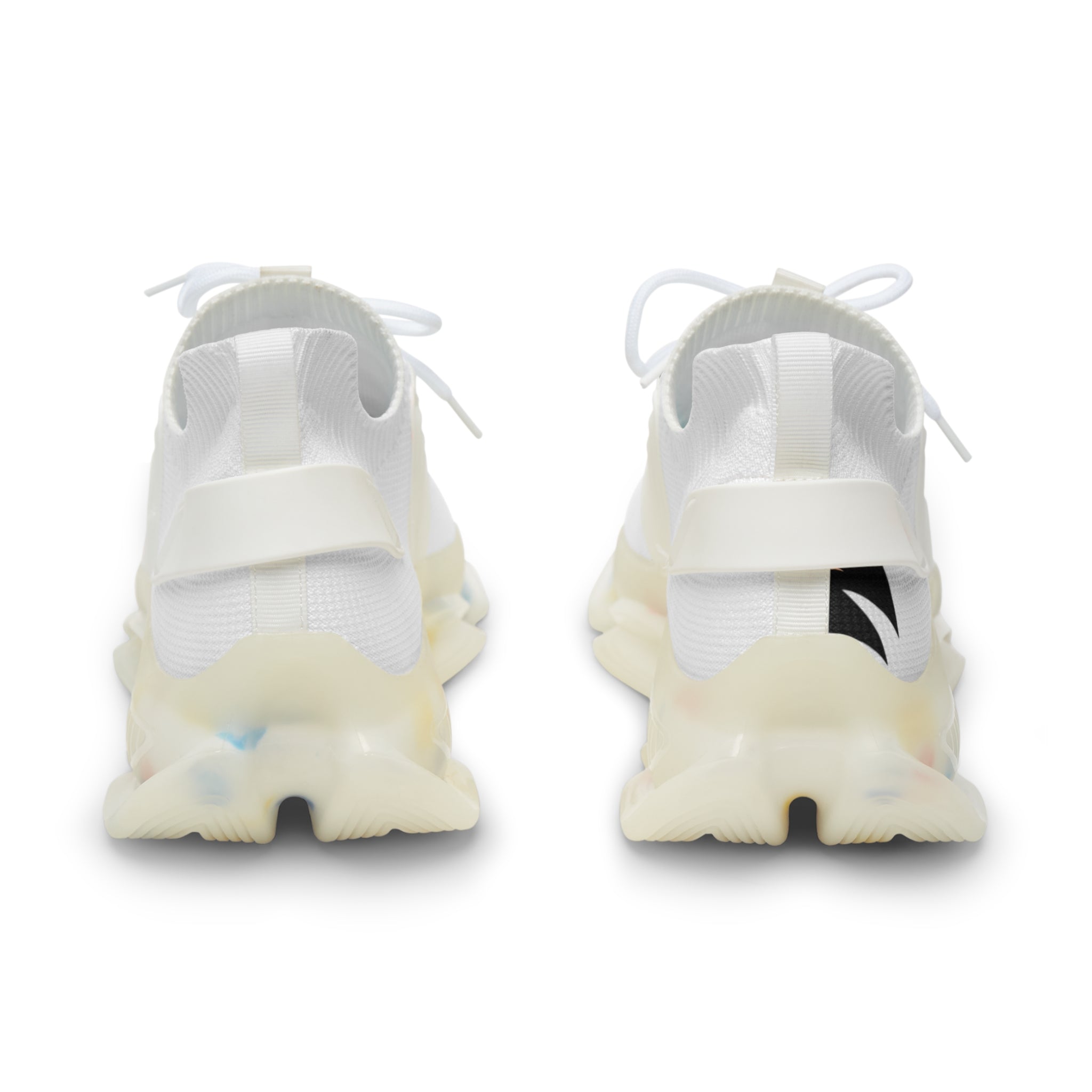 Men's Athletic Sneakers — White Knit Runners with Bold Black Brushstroke Accent